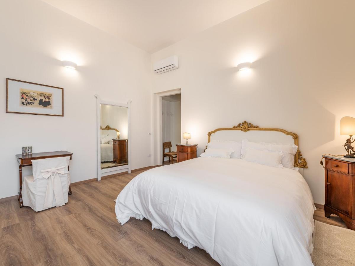 B&B Palazzo Merello กาญารี ภายนอก รูปภาพ