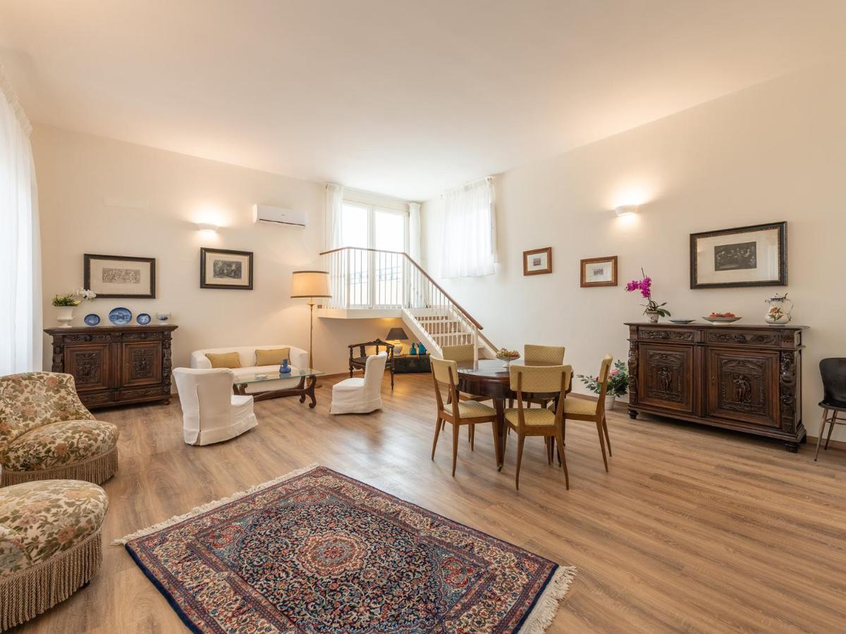 B&B Palazzo Merello กาญารี ภายนอก รูปภาพ