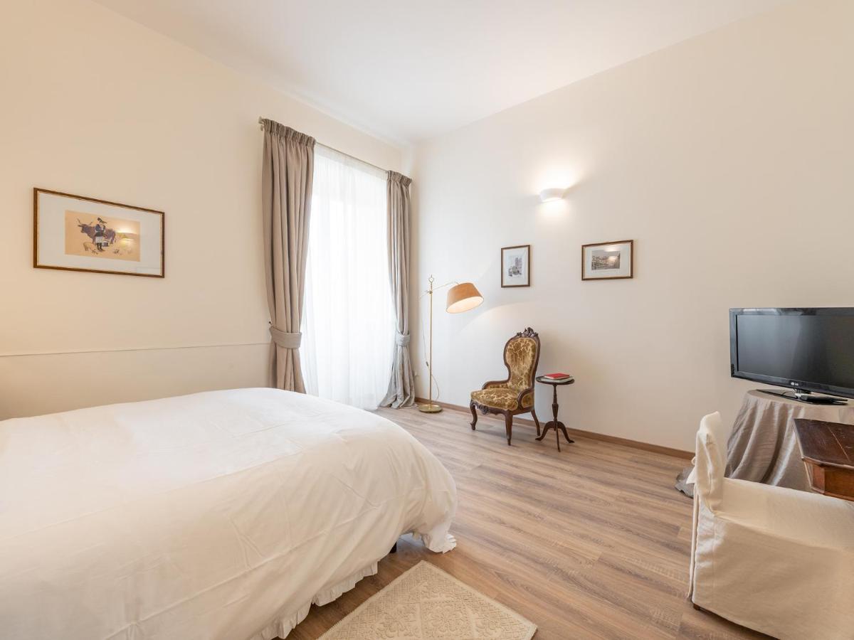 B&B Palazzo Merello กาญารี ภายนอก รูปภาพ