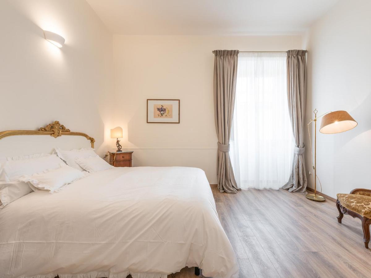 B&B Palazzo Merello กาญารี ภายนอก รูปภาพ
