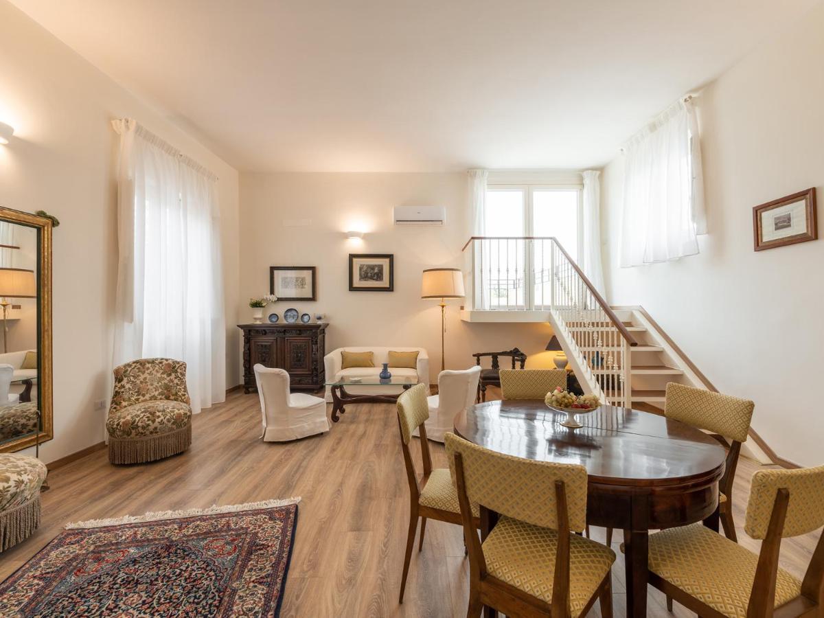 B&B Palazzo Merello กาญารี ภายนอก รูปภาพ