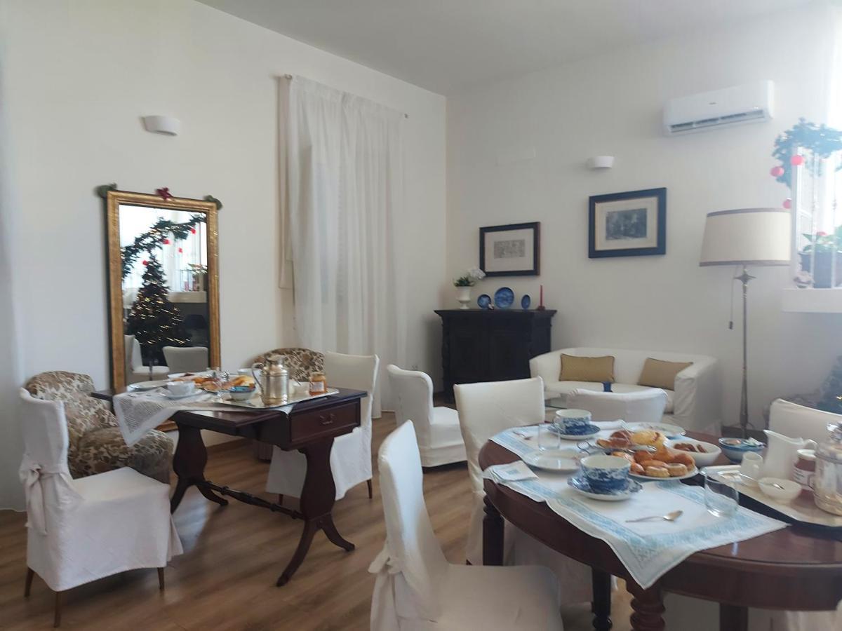 B&B Palazzo Merello กาญารี ภายนอก รูปภาพ