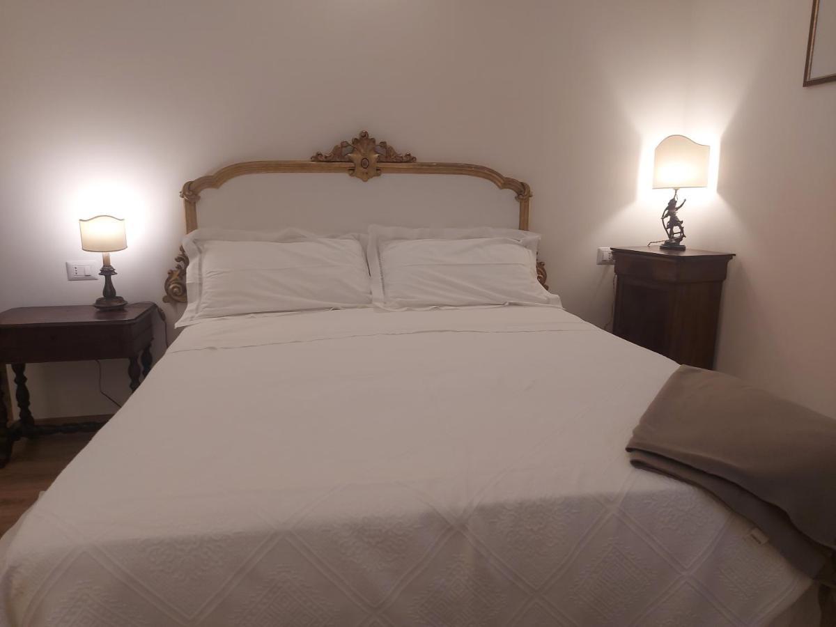 B&B Palazzo Merello กาญารี ภายนอก รูปภาพ