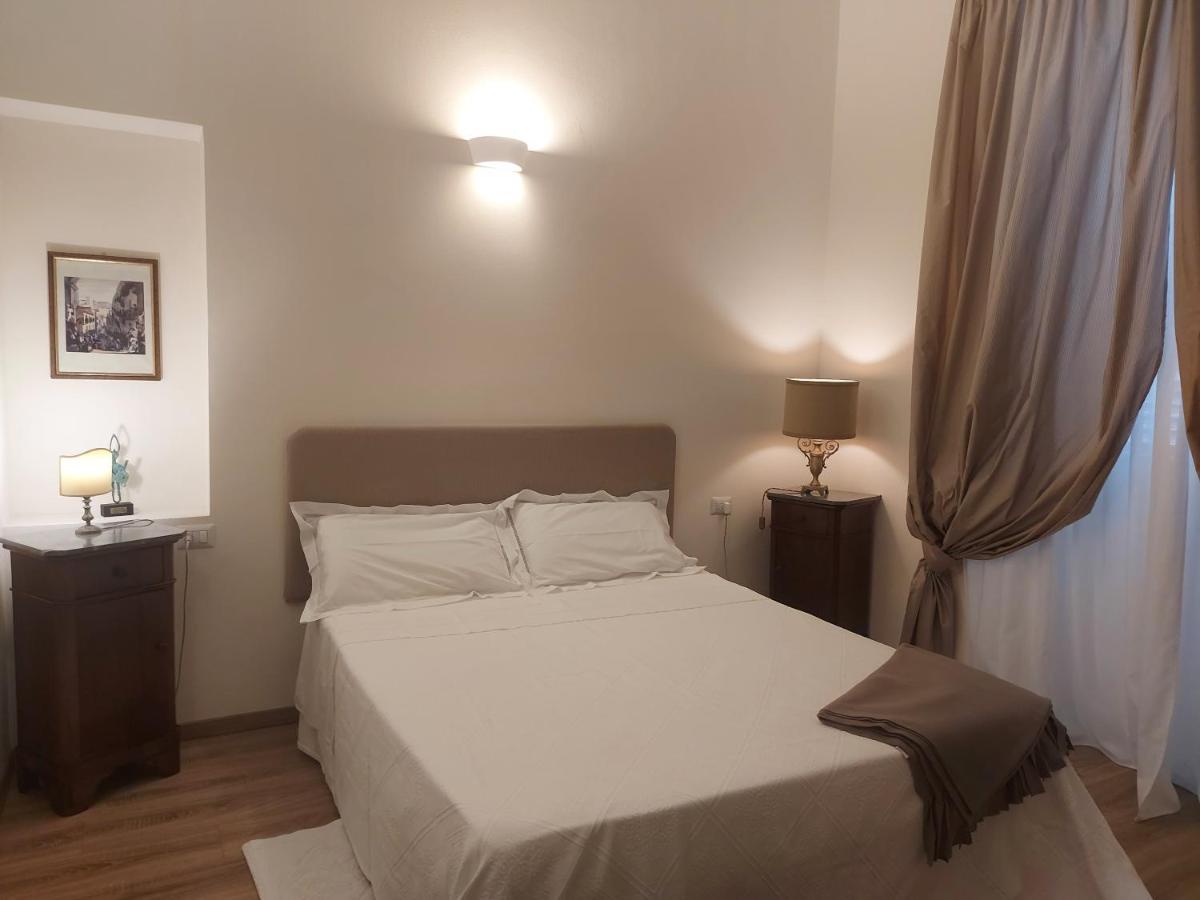 B&B Palazzo Merello กาญารี ภายนอก รูปภาพ