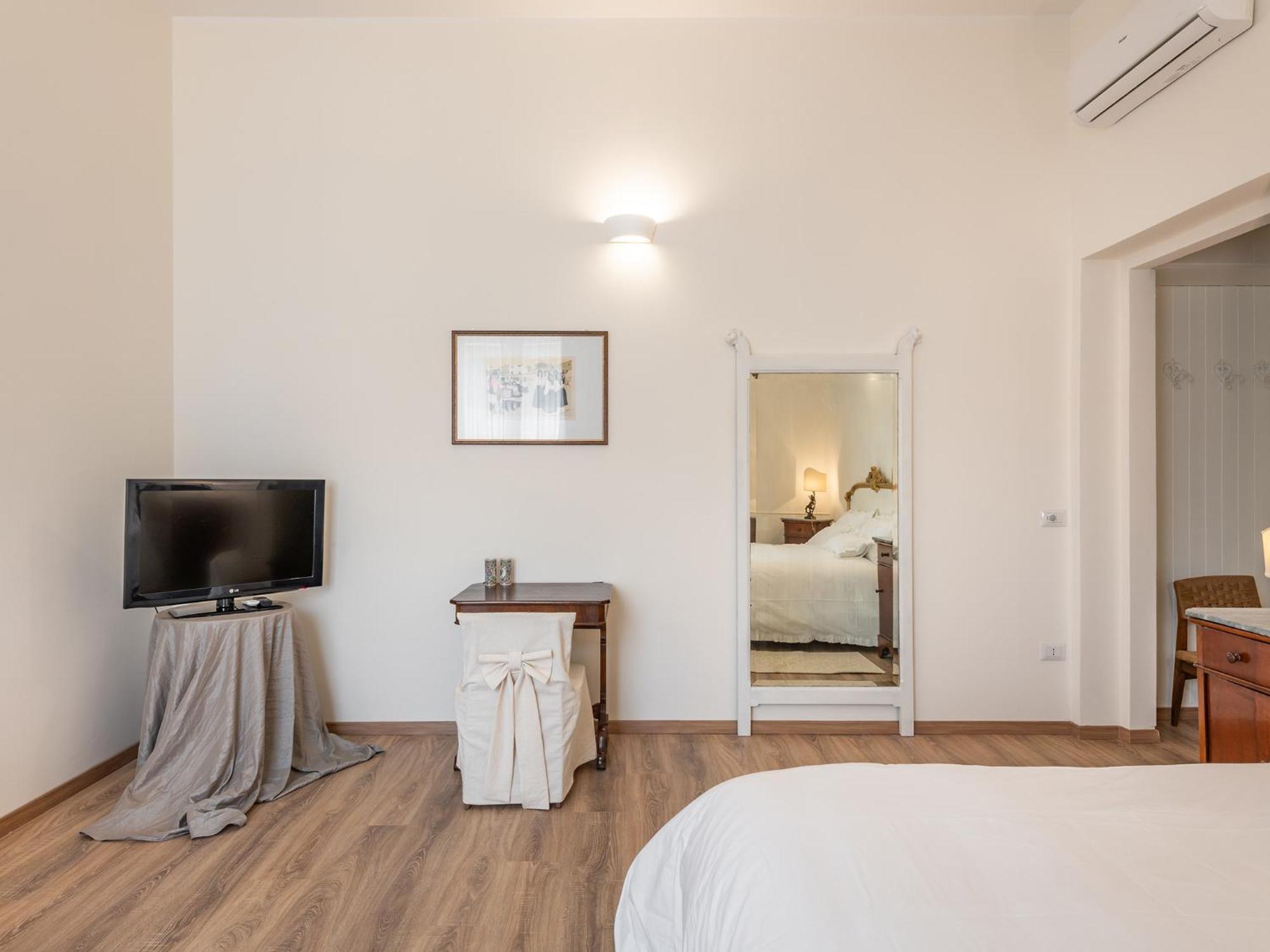 B&B Palazzo Merello กาญารี ภายนอก รูปภาพ